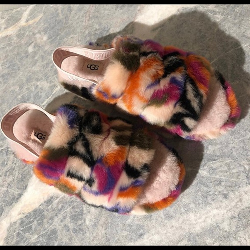UGGS FLUFF YEAH SLIDES